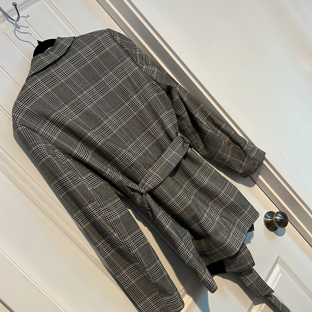 H&M Gray Plaid Belted Blazer - Picture 4 of 6